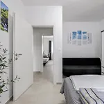 Holiday home Gorgeous In With Kitchen Vodice
