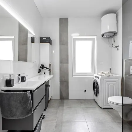 Gorgeous In With Kitchen Holiday home