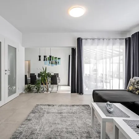 Gorgeous In With Kitchen Vodice