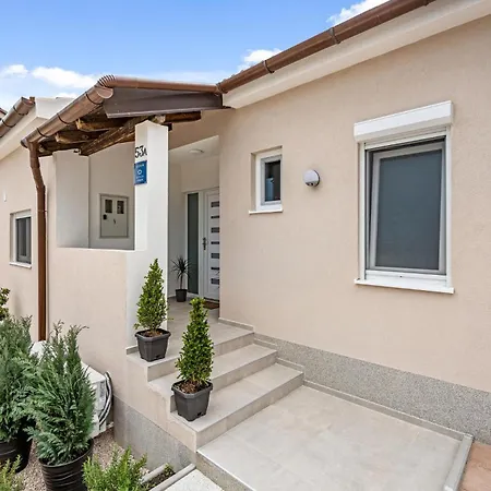 Holiday home Gorgeous In With Kitchen *