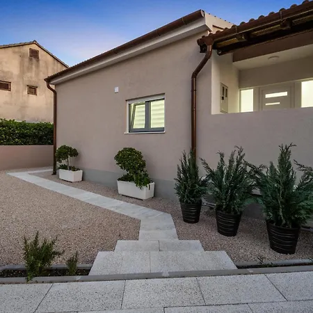 Gorgeous In With Kitchen