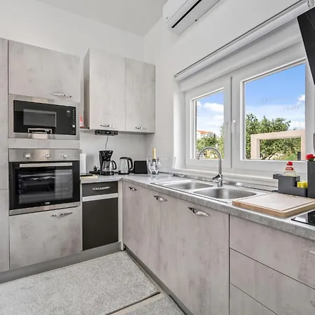 Gorgeous In With Kitchen Vodice