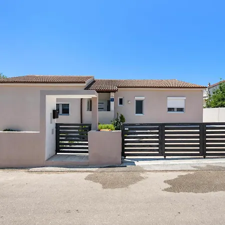 Gorgeous In With Kitchen