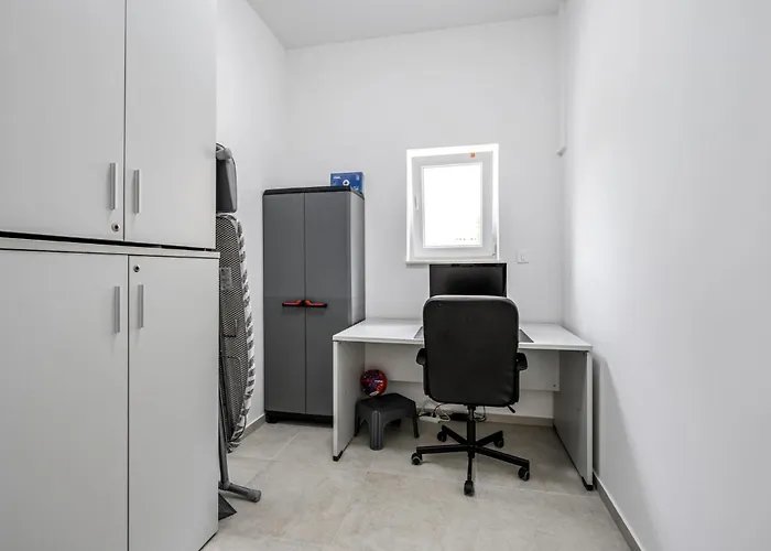 Gorgeous In With Kitchen *