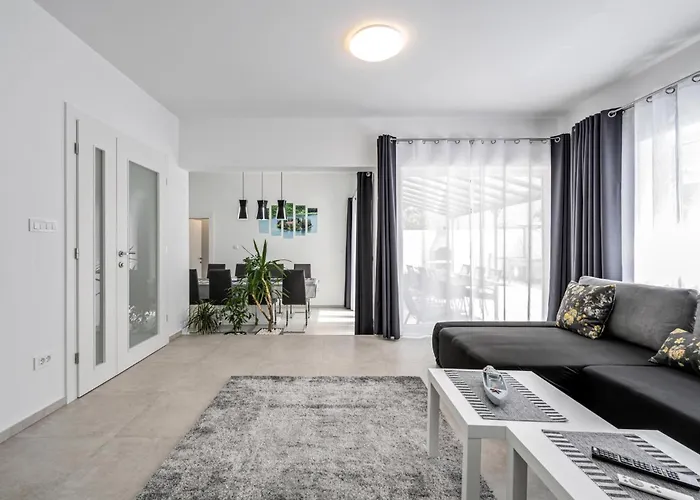 Gorgeous In With Kitchen Vodice