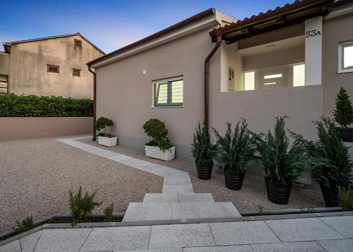 Gorgeous In With Kitchen