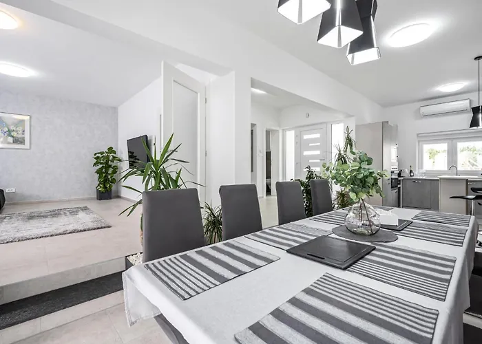 Gorgeous In With Kitchen *