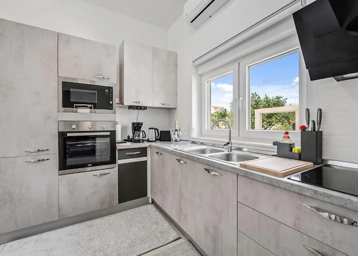 Gorgeous In With Kitchen Vodice