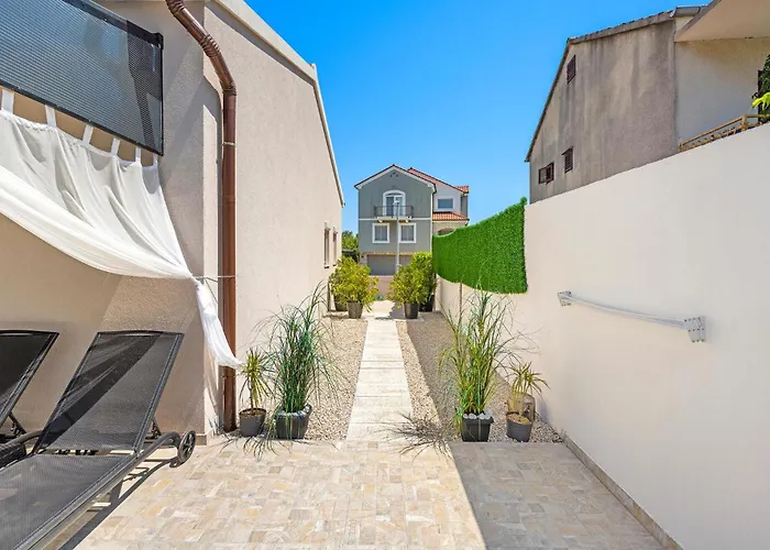 Gorgeous In With Kitchen *